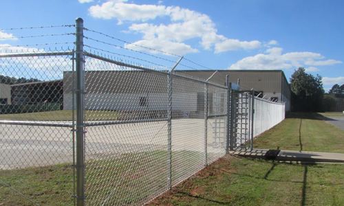 Commercial chain link security fencing